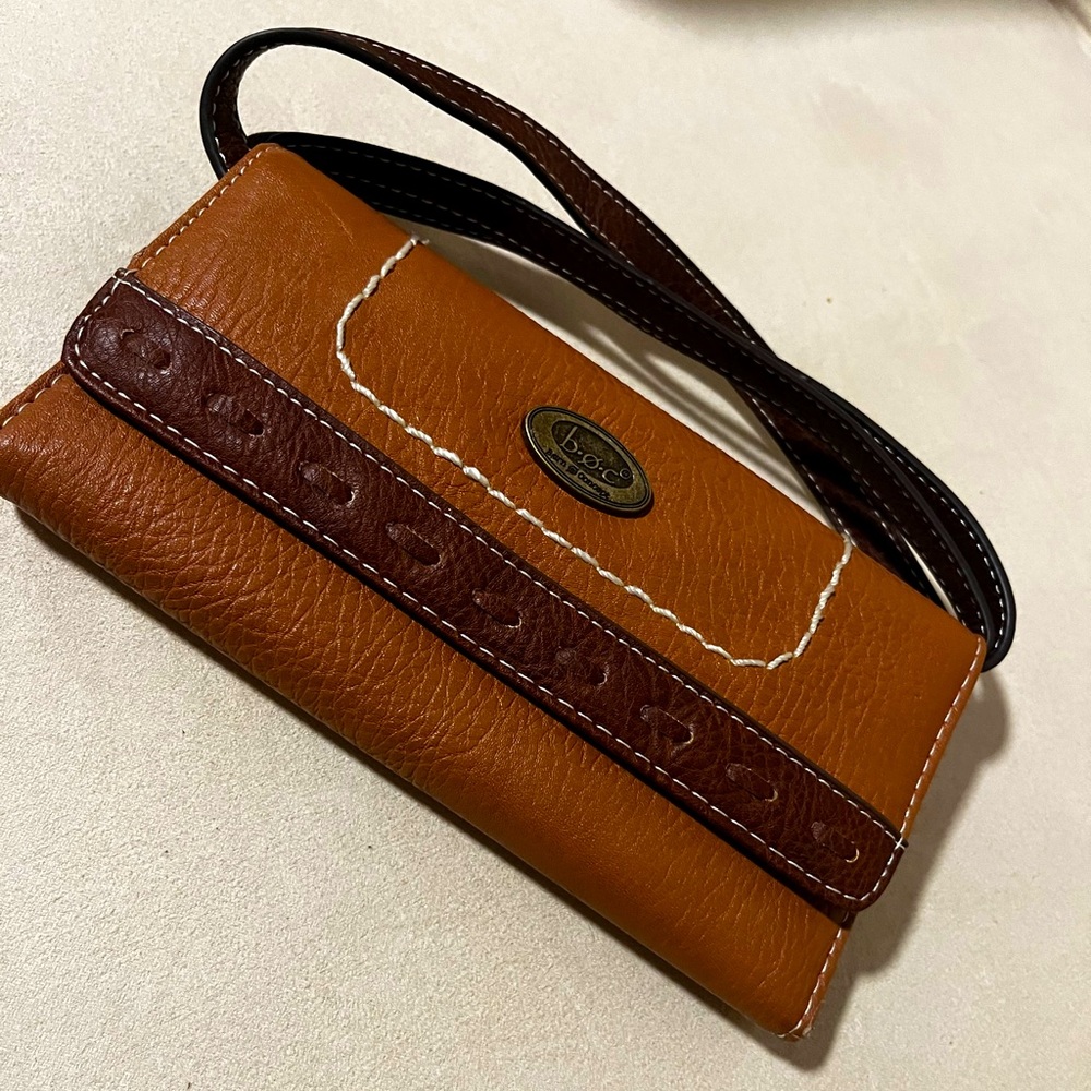 NWT b.o.c. Oakley Accordion Wallet